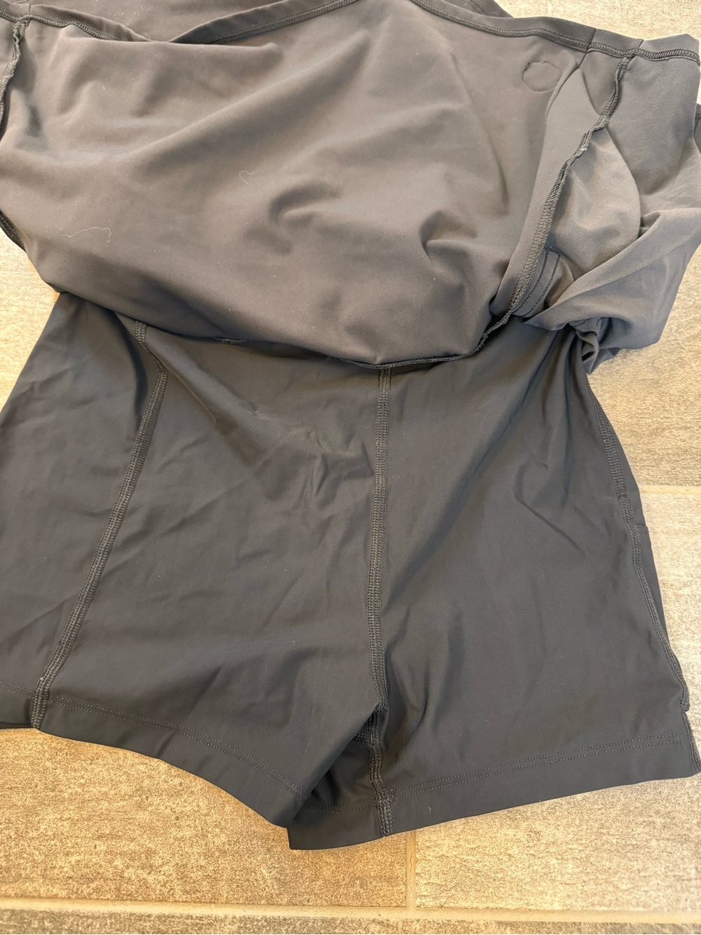 Vuori break point skort, built in shorts, side pleat, 2 tone design - Picture 3 of 9